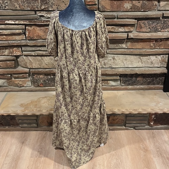 Wishlist Puff Sleeve Tiered Midi Dress Taupe and Purple Floral - Picture 5 of 8